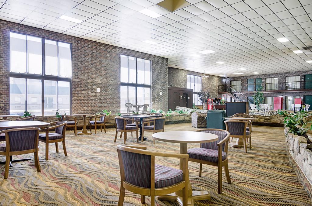 Econo Lodge Mcpherson Exterior foto