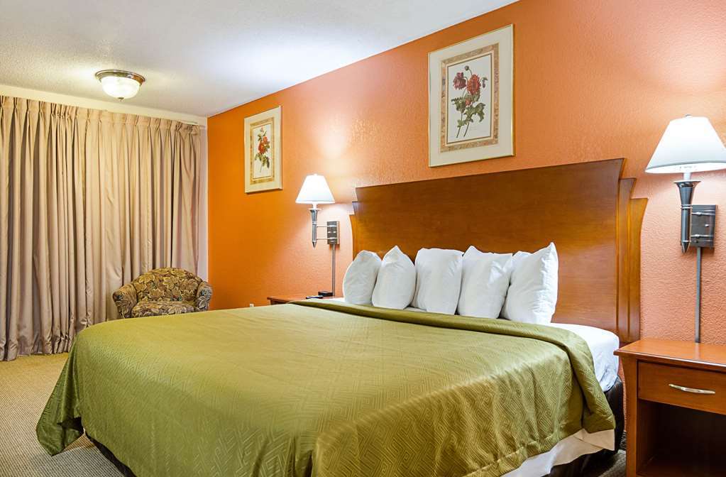 Econo Lodge Mcpherson Zimmer foto